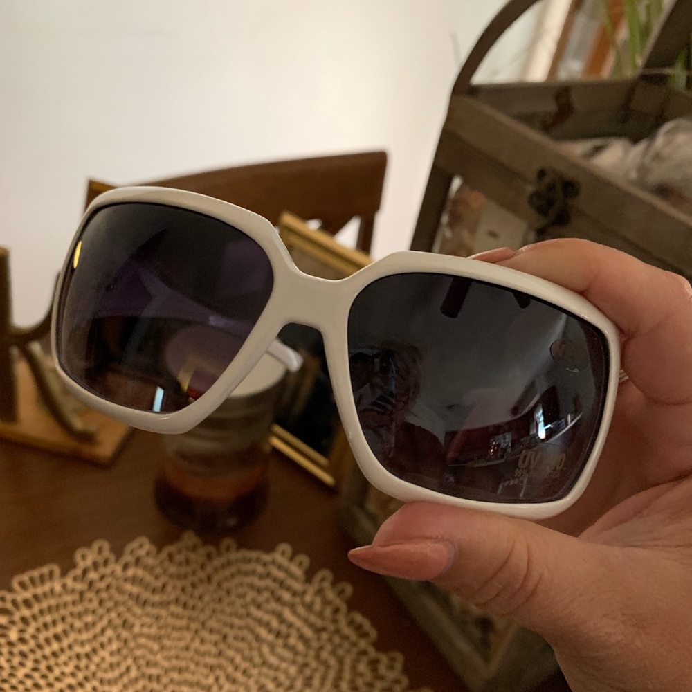 Women’s sunglasses - Picture 2 of 5